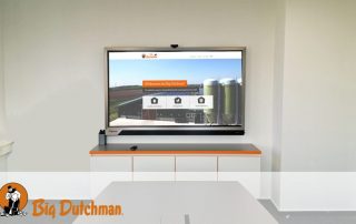 Smartboard in einem Besprechungsraum von Big Dutchman
